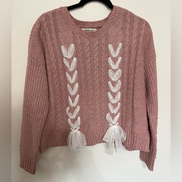 Francesca's Collections Sweaters - Francesca's Collections Mauve Sweater with Lace Accents